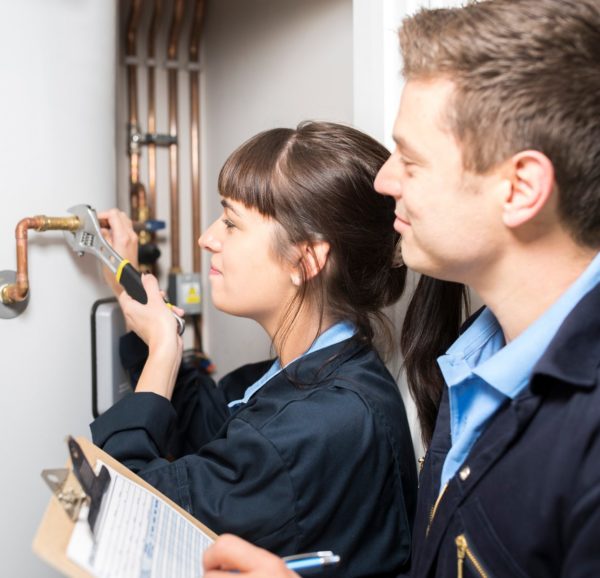 APC ateliers, formation chauffagiste, formateur et élève